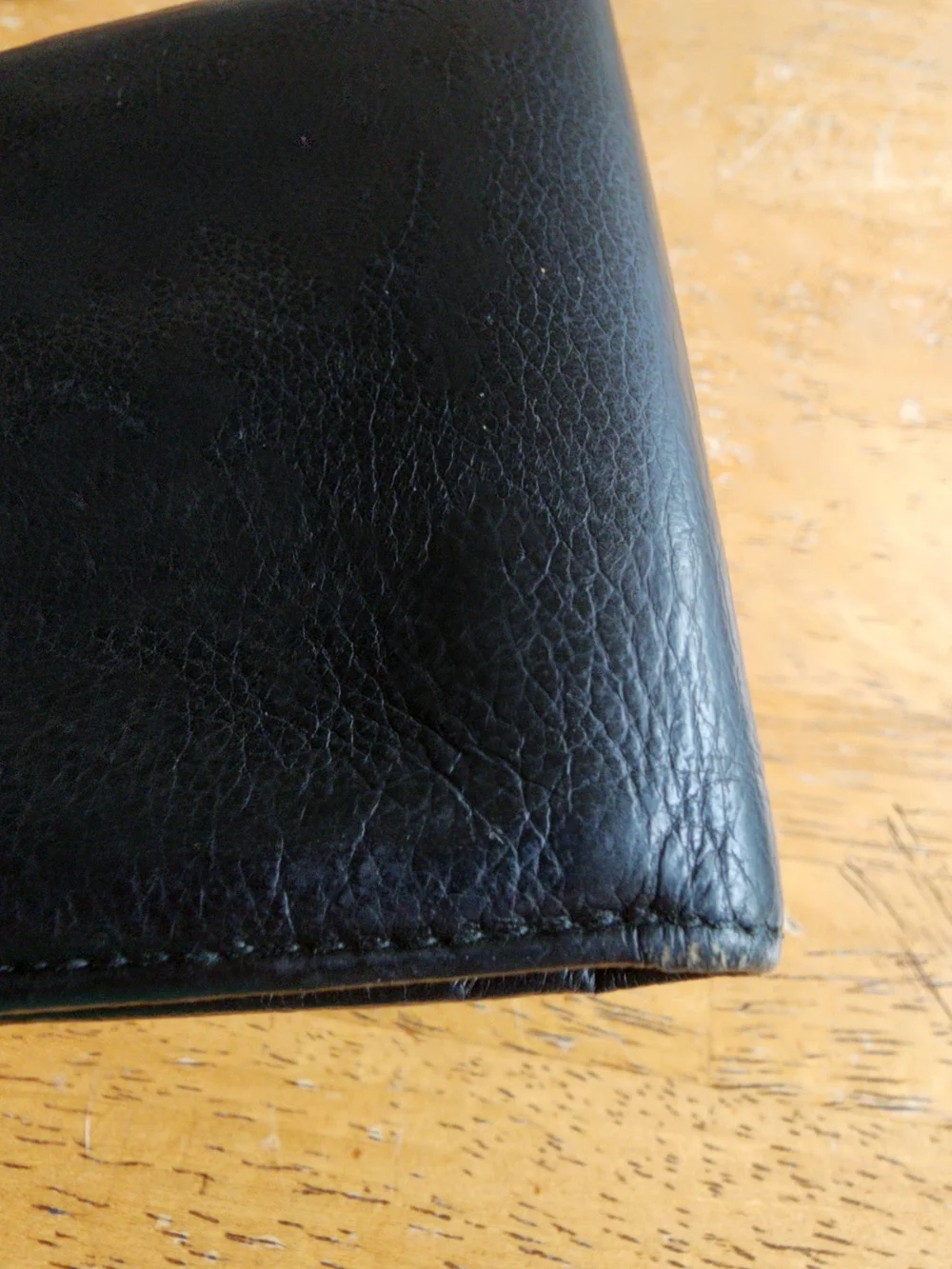 vintage Gucci black leather bifold wallet brass snap closure And Kisslock - Picture 5 of 16